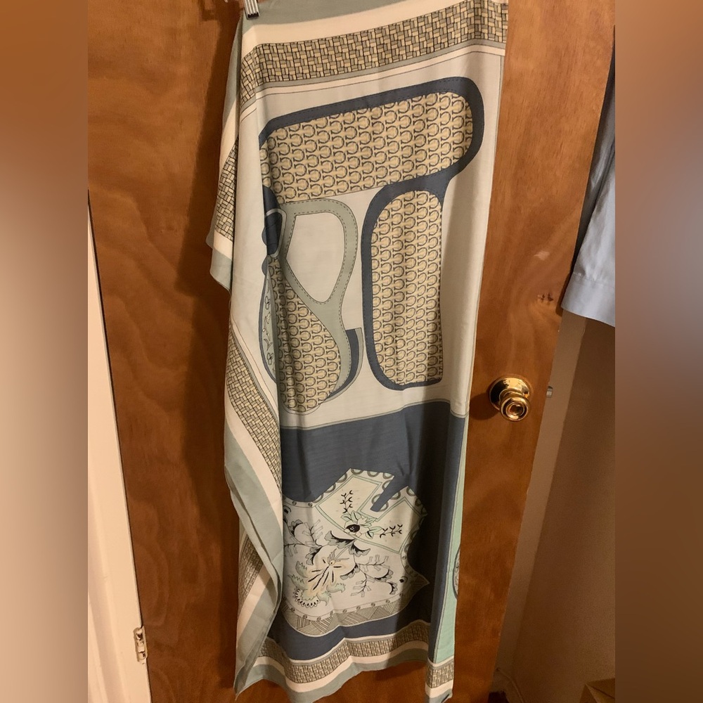 Elegant Patterned Scarf large size solucell cotton super soft hand NWOT